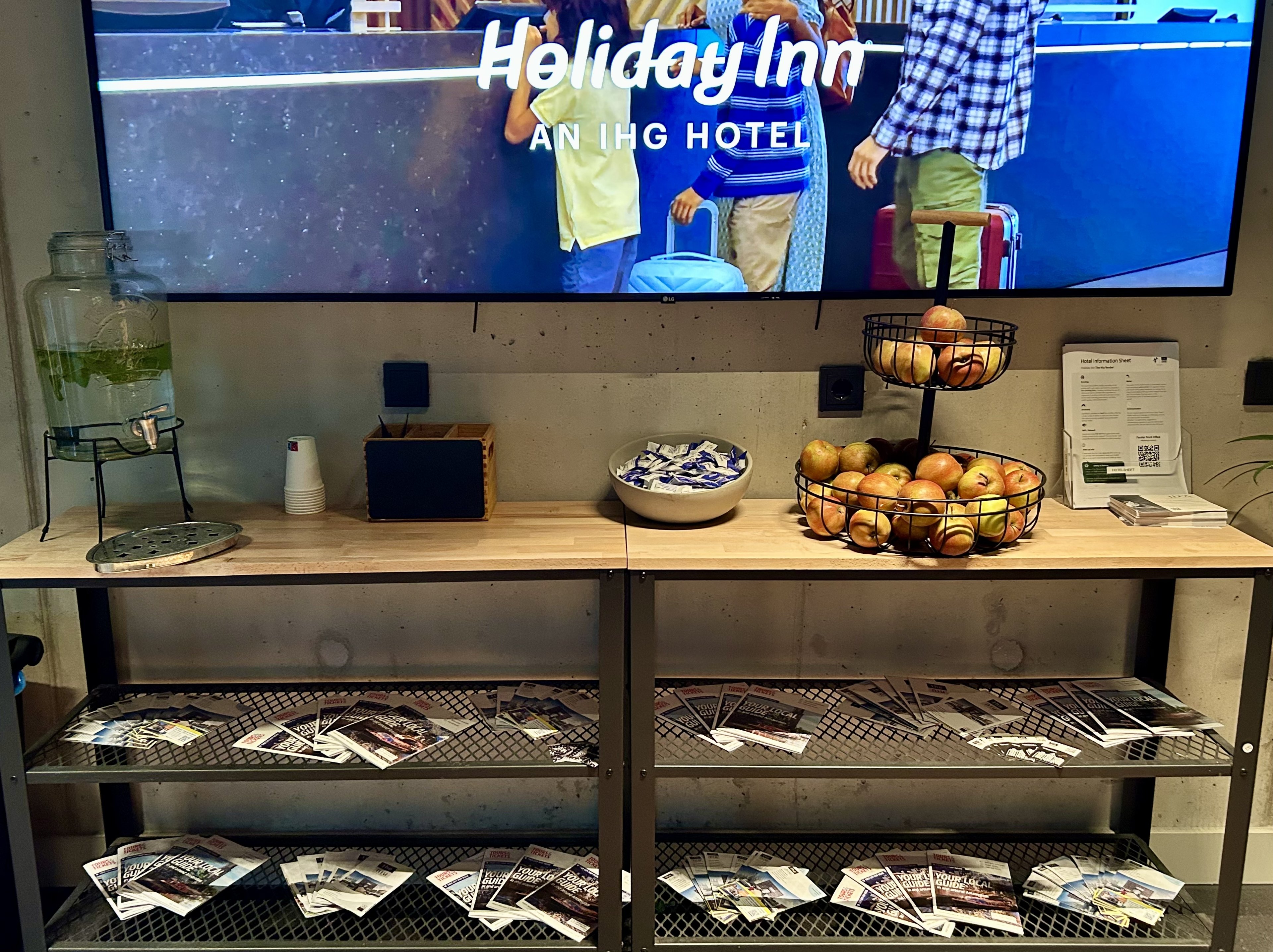 Holiday Inn - the niu, Fender Amsterdam by IHG 3/64