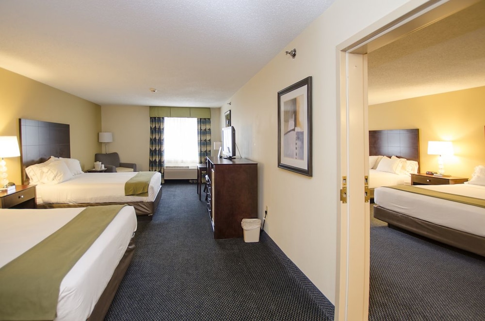 Holiday Inn Express Suites St Joseph 21/69