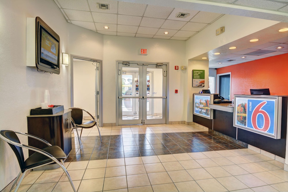 Motel6 Seekonk, MA - Providence East 11/39