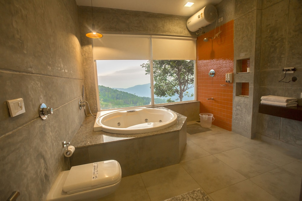 GRAND PALACE HOTEL AND SPA 50/50