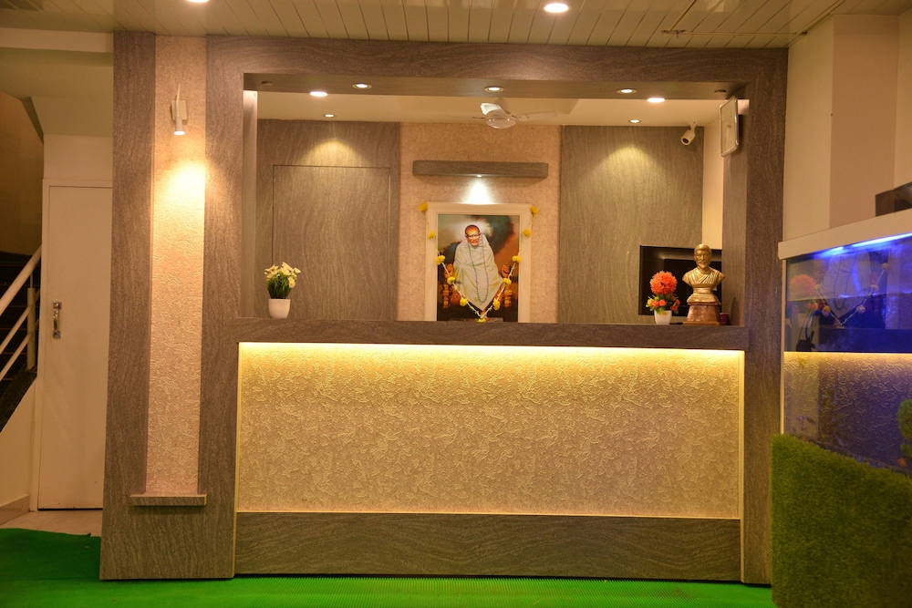 Hotel Disha Palace 11/69