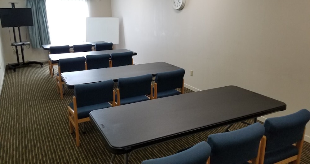 Ramada by Wyndham Bakersfield North 34/44
