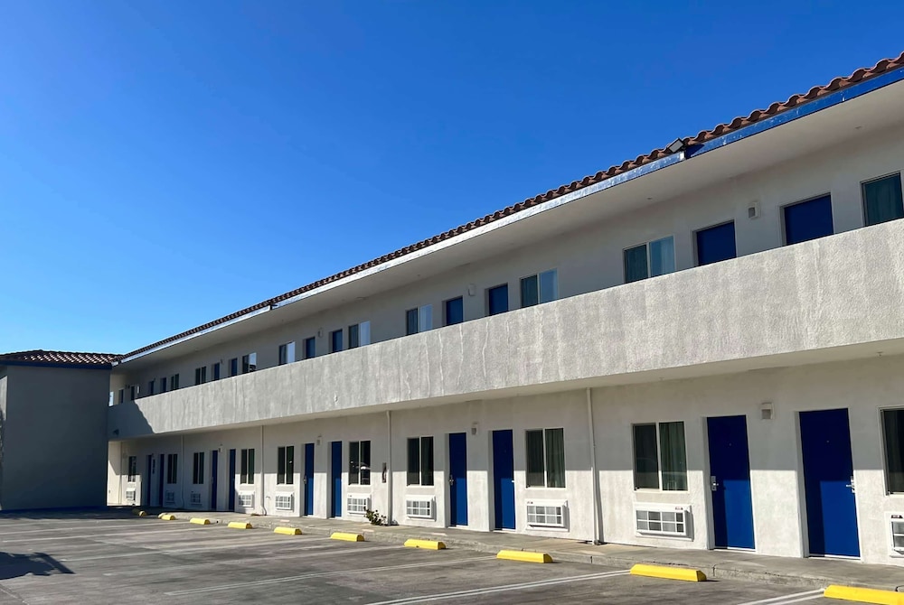 Baymont by Wyndham Ridgecrest 4/49