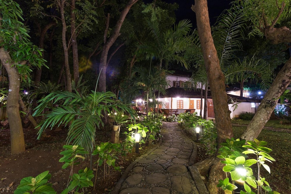 The Strand Boutique Resort 38/75