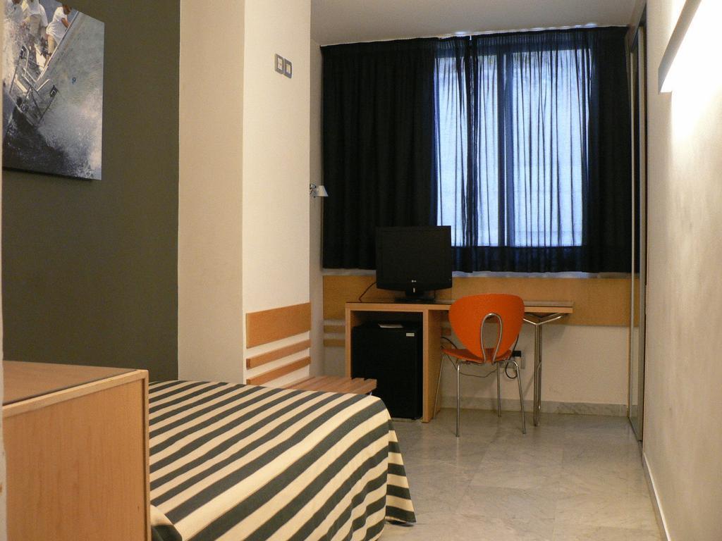 Caledonia Hotel Nautico 11/23