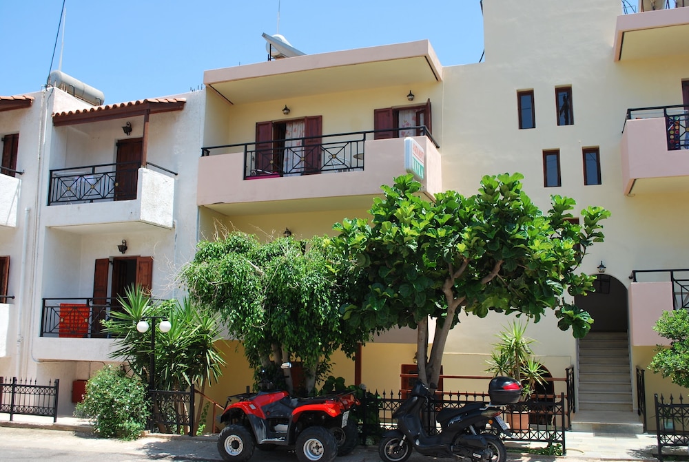 Koula Apartments 6/47