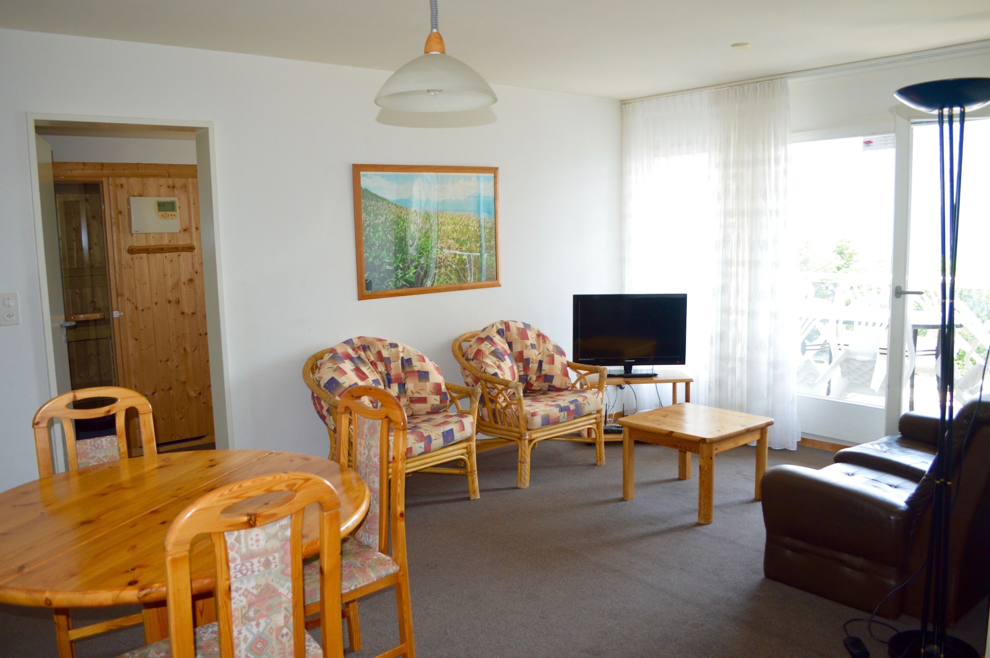 2 Bedrooms, Apartment, 6 Beds
