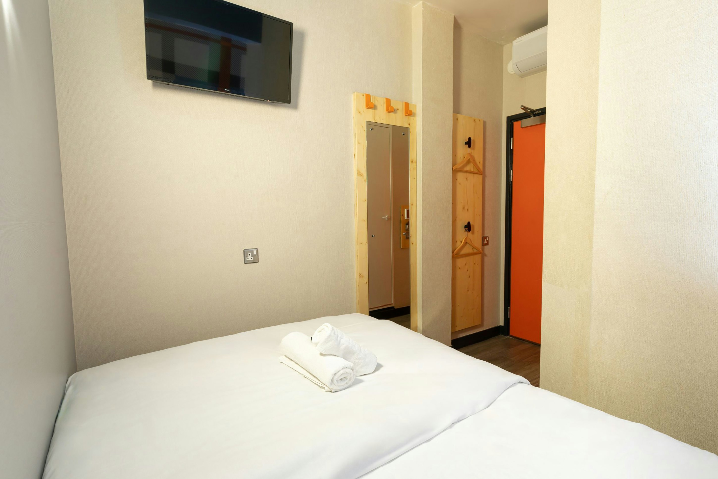 easyHotel Glasgow City 6/19