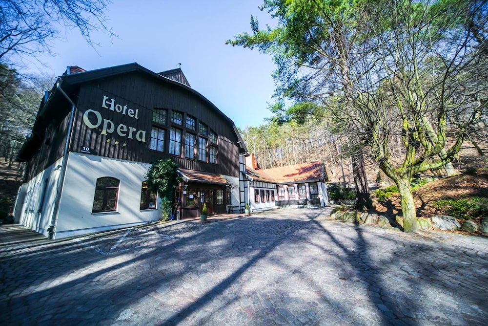 HOTEL OPERA 35/44