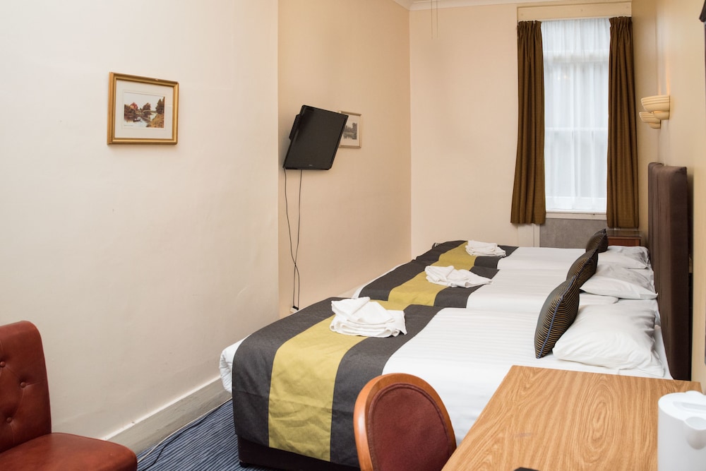 ROSE COURT HOTEL 10/49
