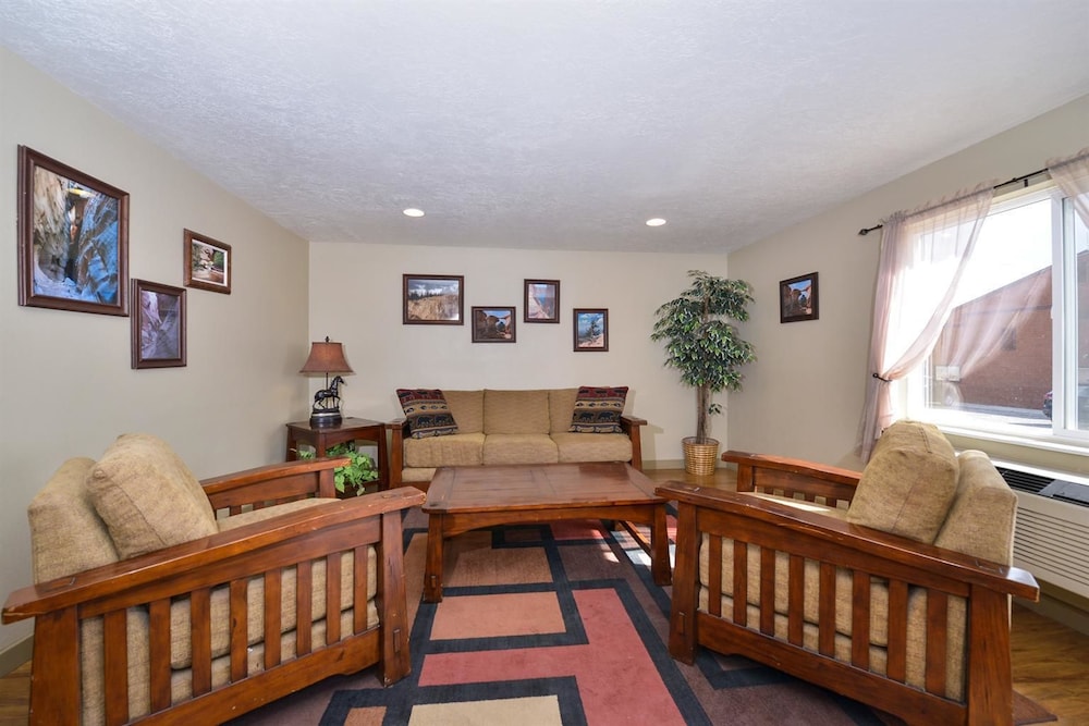 Red Ledges Inn 37/50
