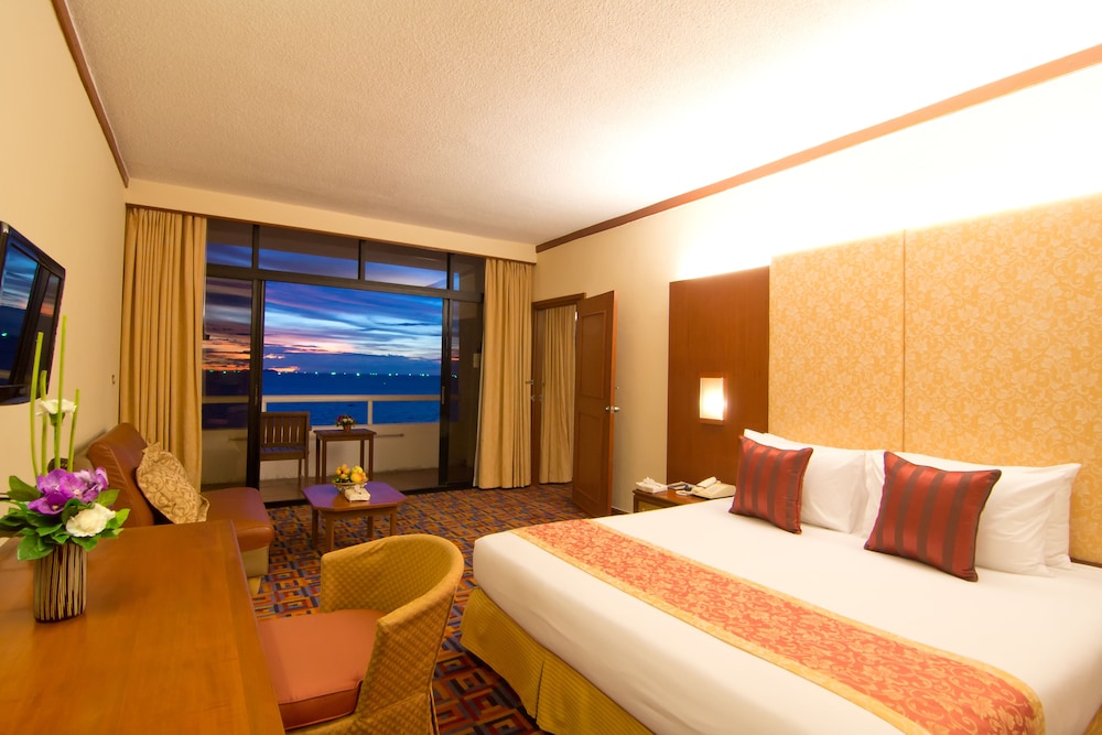 AMBASSADOR CITY JOMTIEN - OCEAN WING 12/50