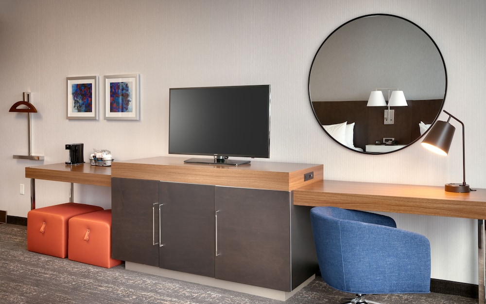 Hampton Inn Suites Anaheim Resort Convention Center 8/34