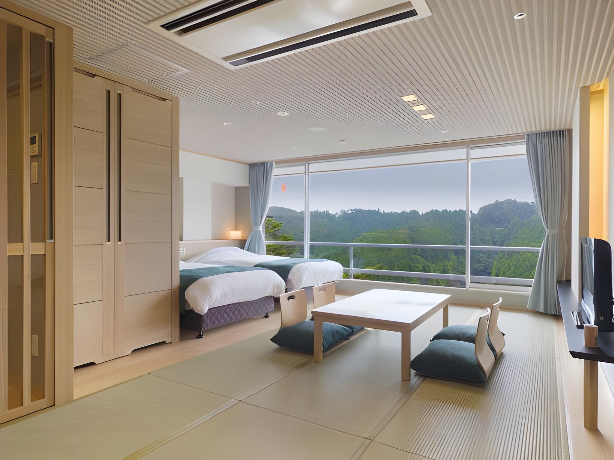 Twin Beds, 3 Futon Beds, Mountain View