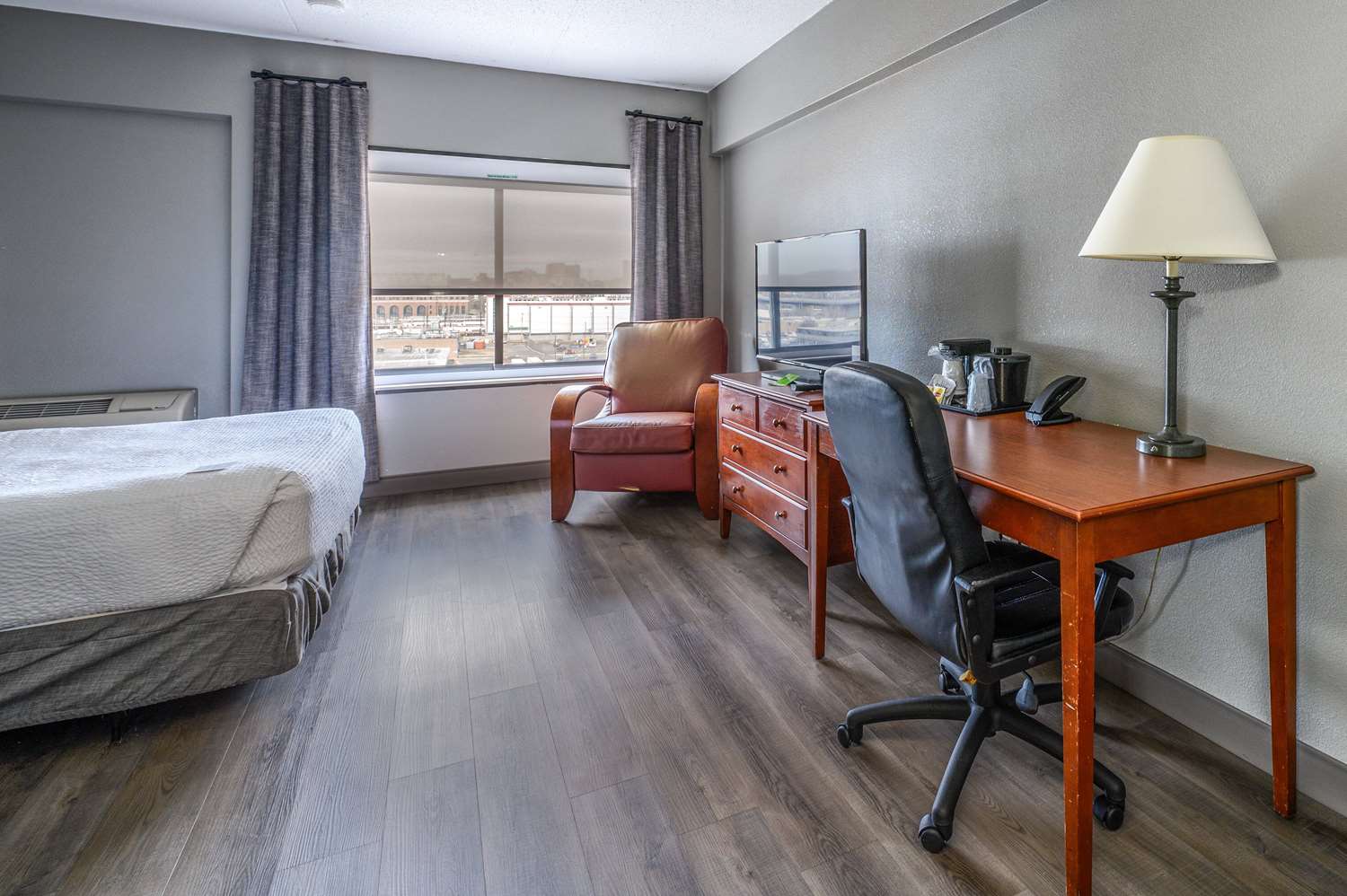 La Quinta Inn & Suites by Wyndham New Haven 38/49