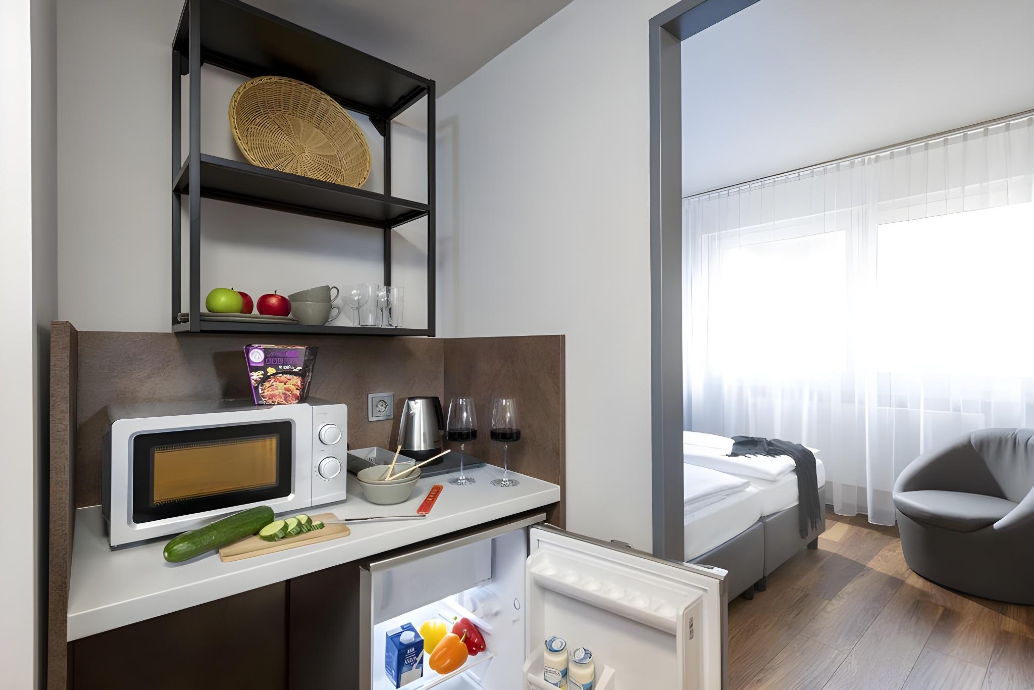 Pure, Plus, Single, 2 Double Beds
