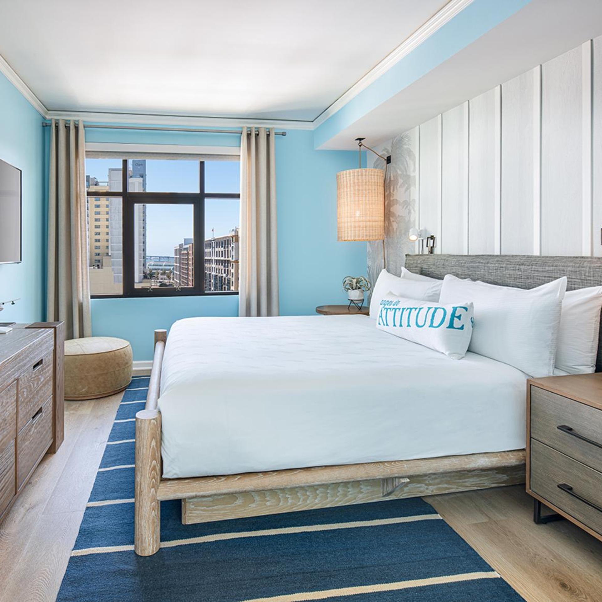 Master, Suite, King Bed, Accessible