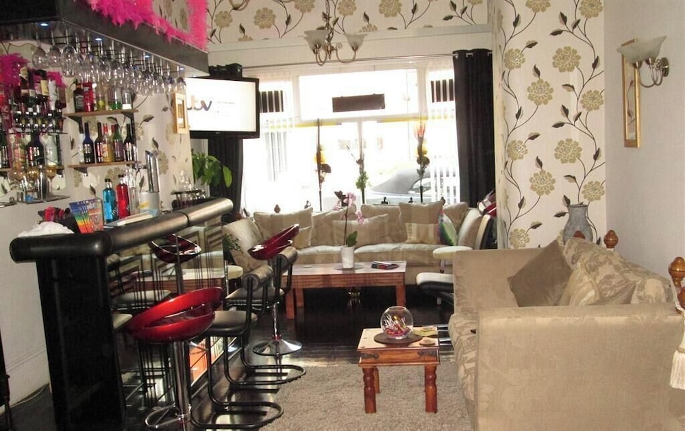 The Garnett Hotel 14/24