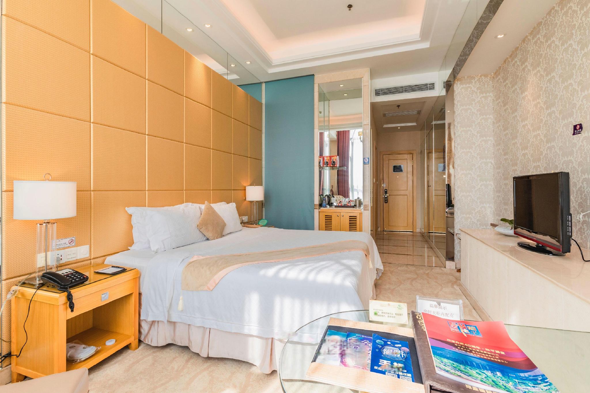 Regency Hotel 32/56