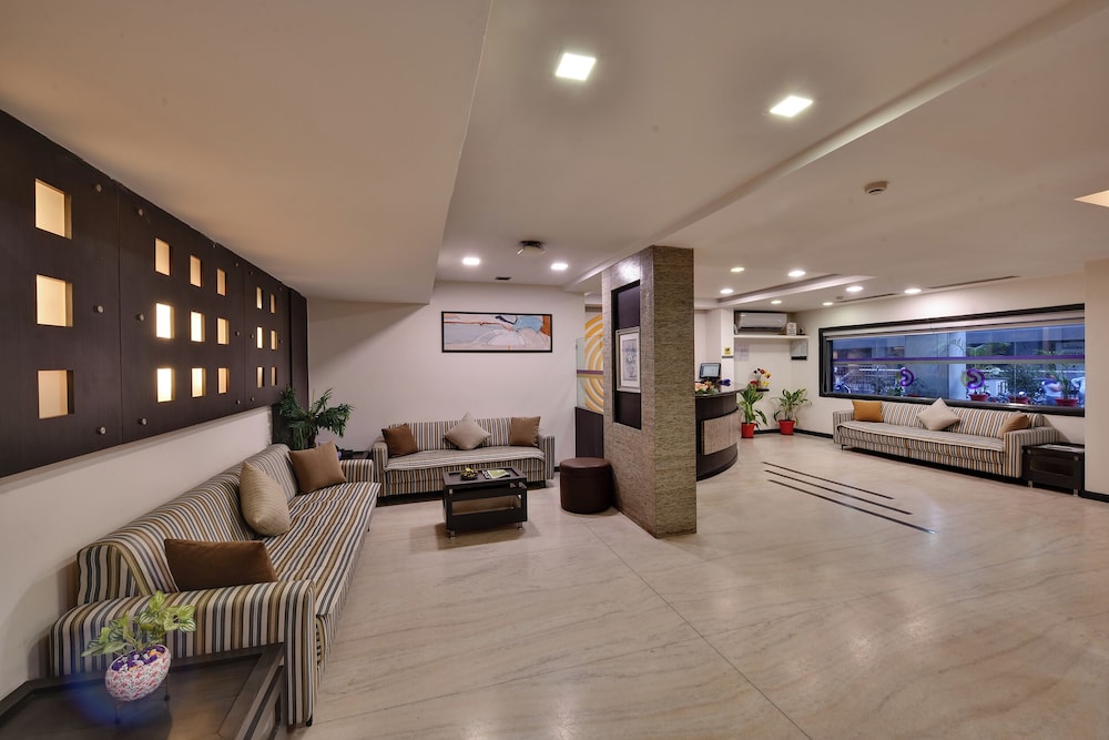Click Hotel Yuvraj 36/46