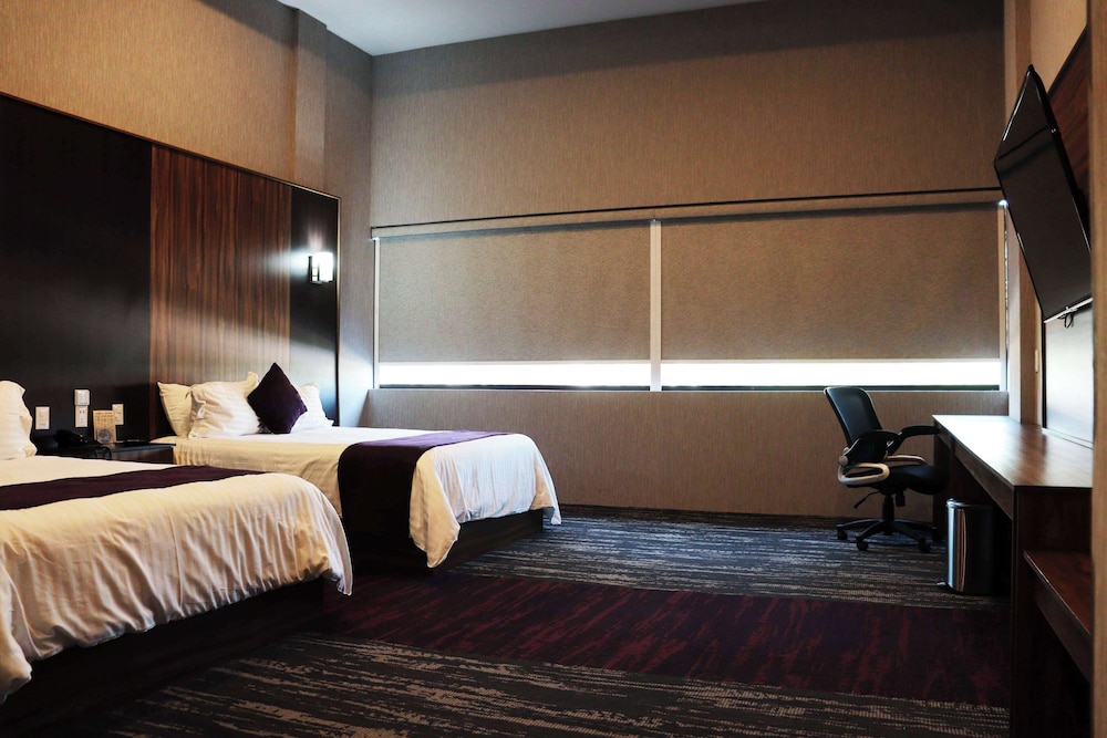 Master, Suite, 2 Double Beds