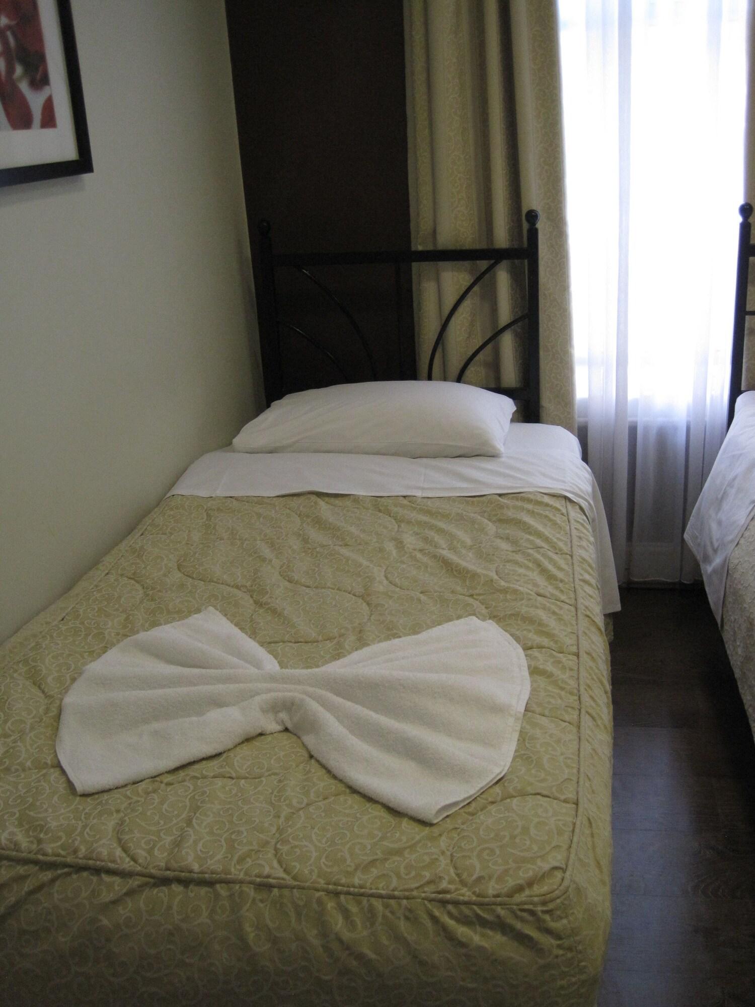 جناح، Central Hotel 5/5