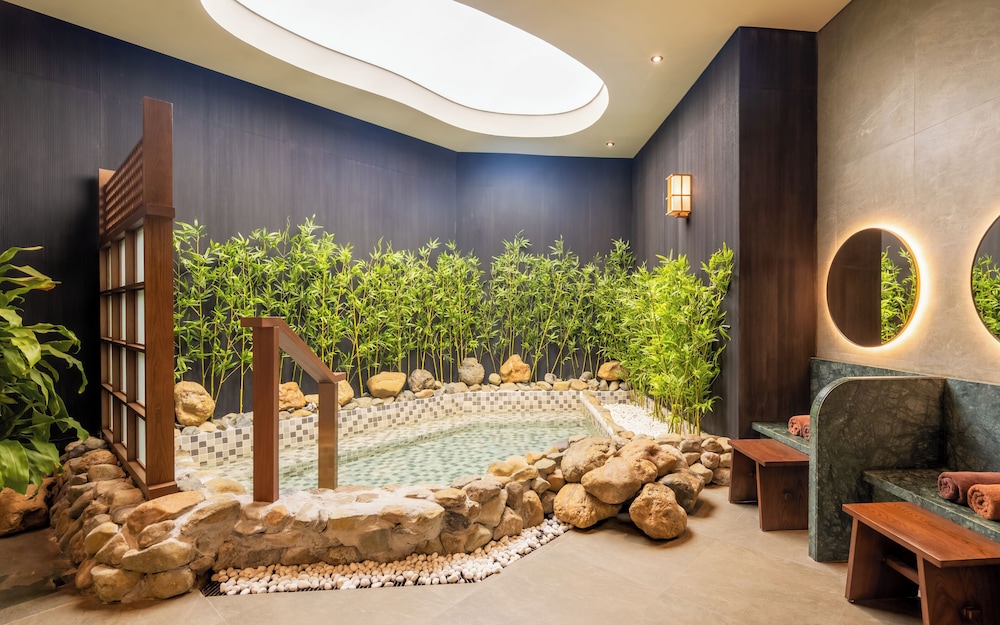 Wyndham Garden Sonasea Van Don 20/50