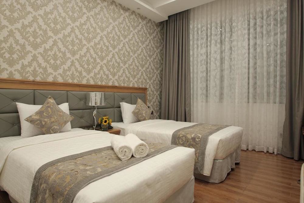 Acnos Grand Hotel 12/33
