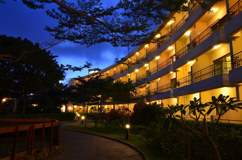 Howard Beach Resort Kenting 7/70