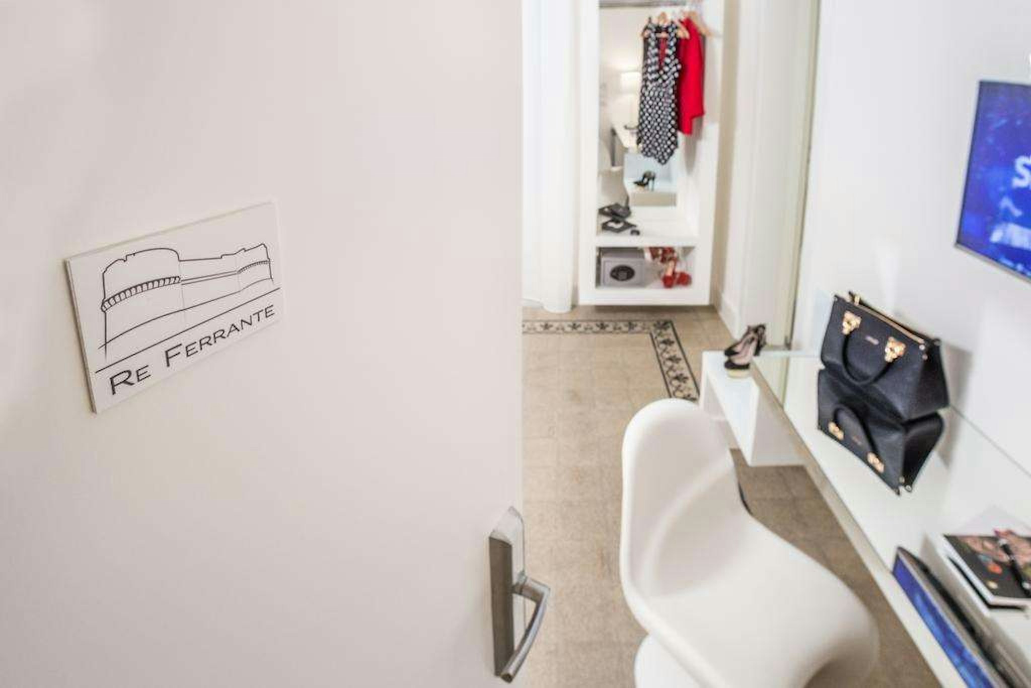 Home Boutique Luxury & Design 33/37