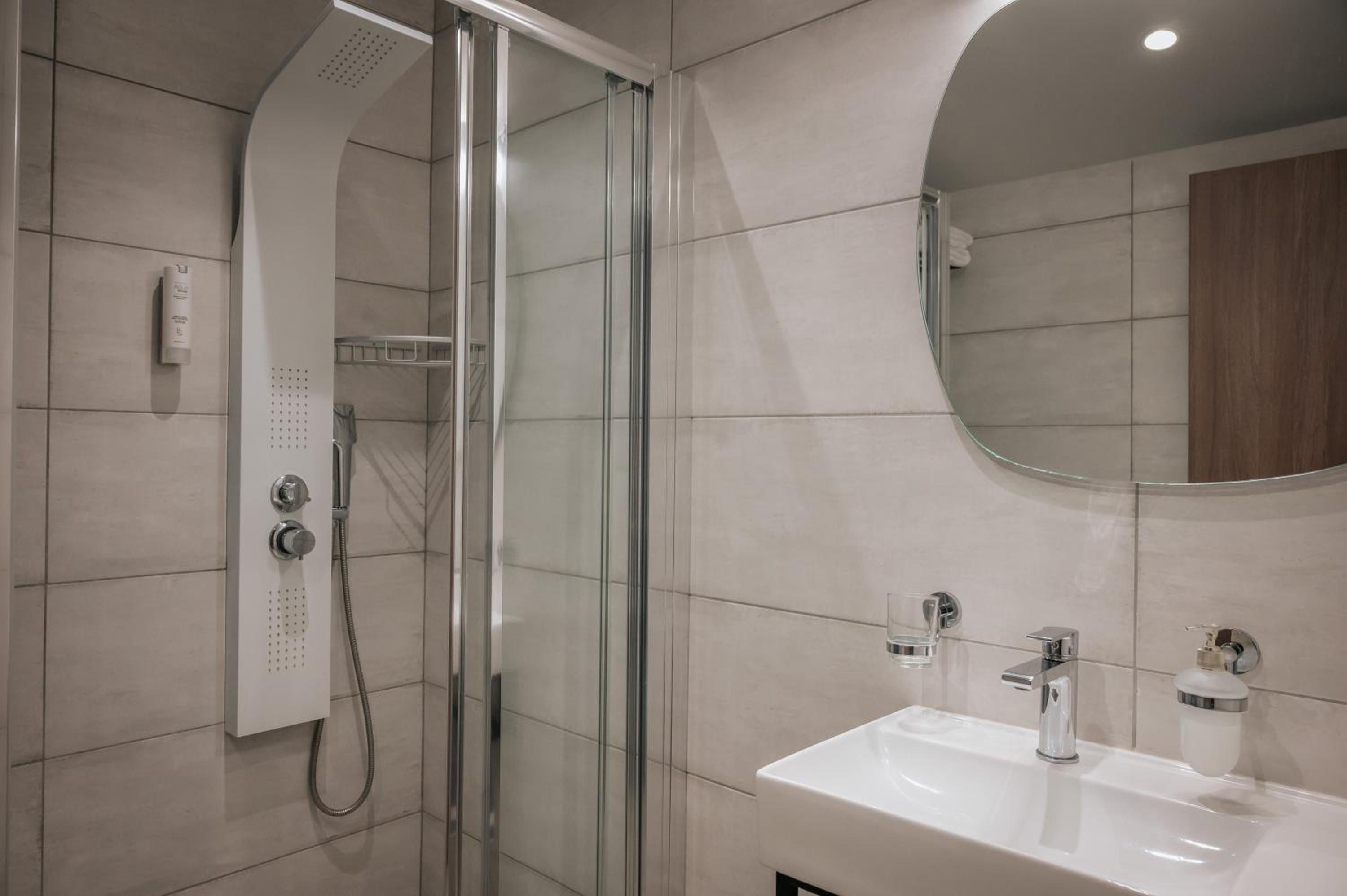 غرفة ديلوكس بسرير كوين، Elizabeth Queen Luxury Rooms 5/7