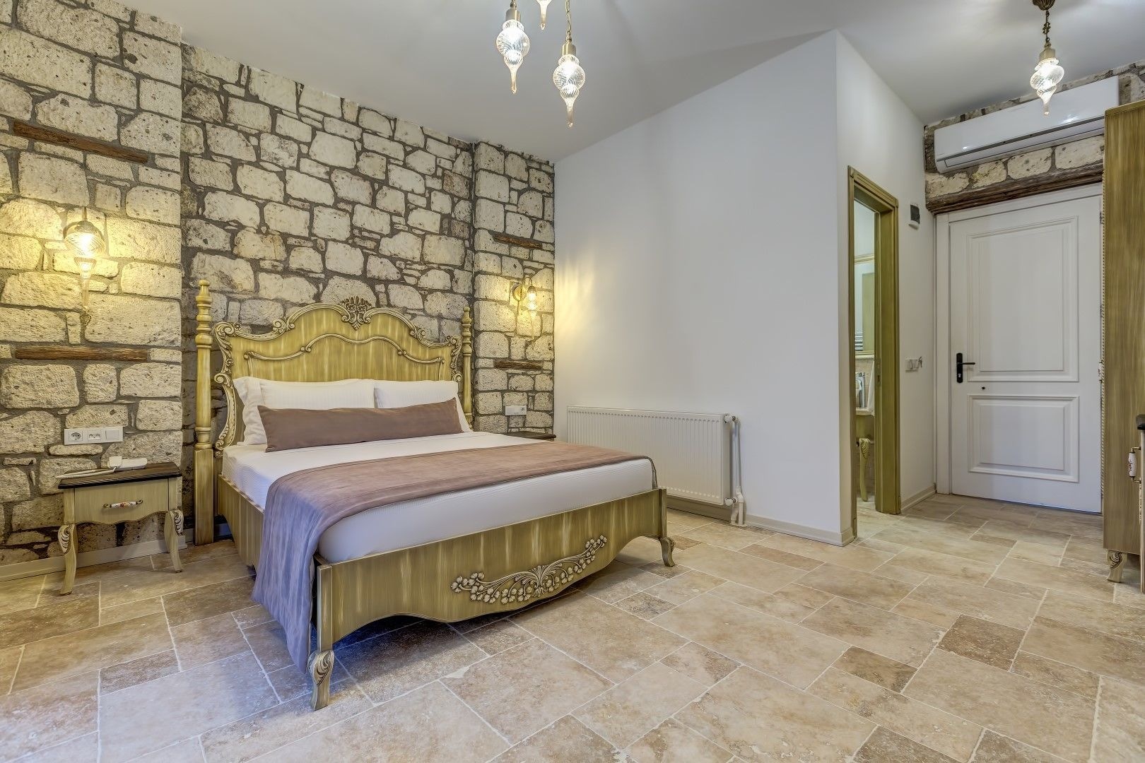 SUPERIOR, QUEEN BED, POOL VIEW, POOL SIDE