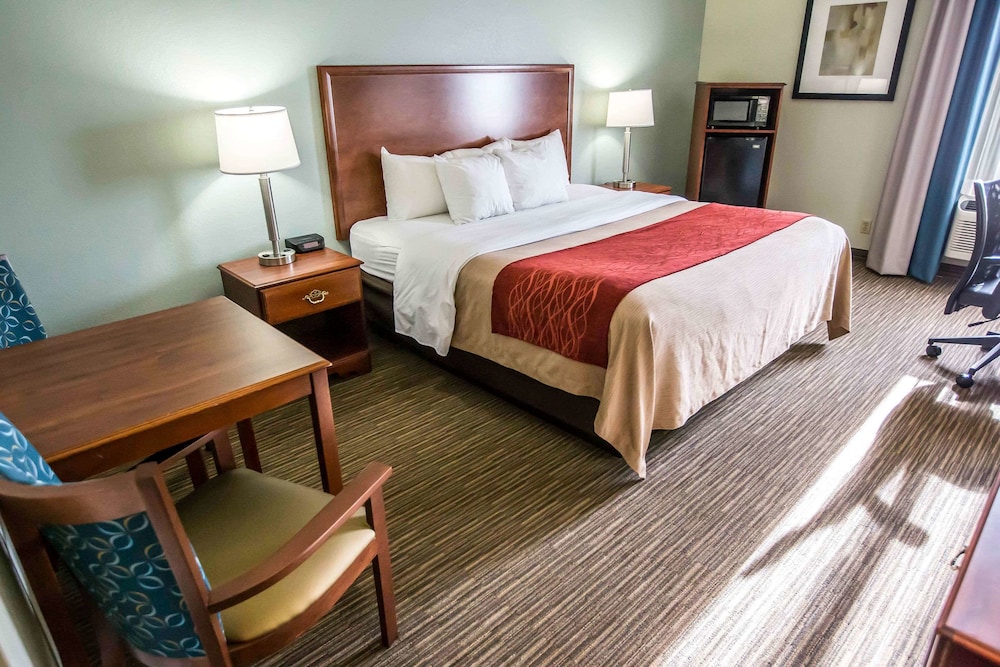 Comfort Inn Schereville, IN 9/42