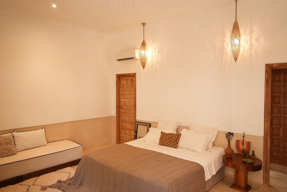 Riad Tahili 9/50