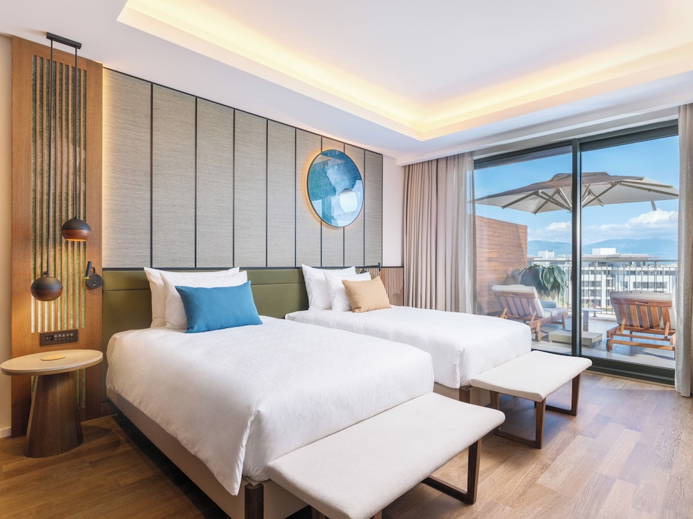 2 Bedrooms, Penthouse Suite, Twin Beds, King Bed, Sea View, Family Zone