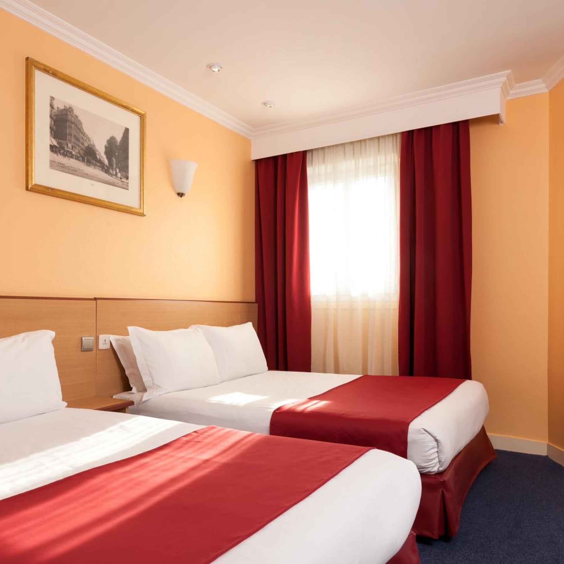 GRAND HOTEL AMELOT 14/45