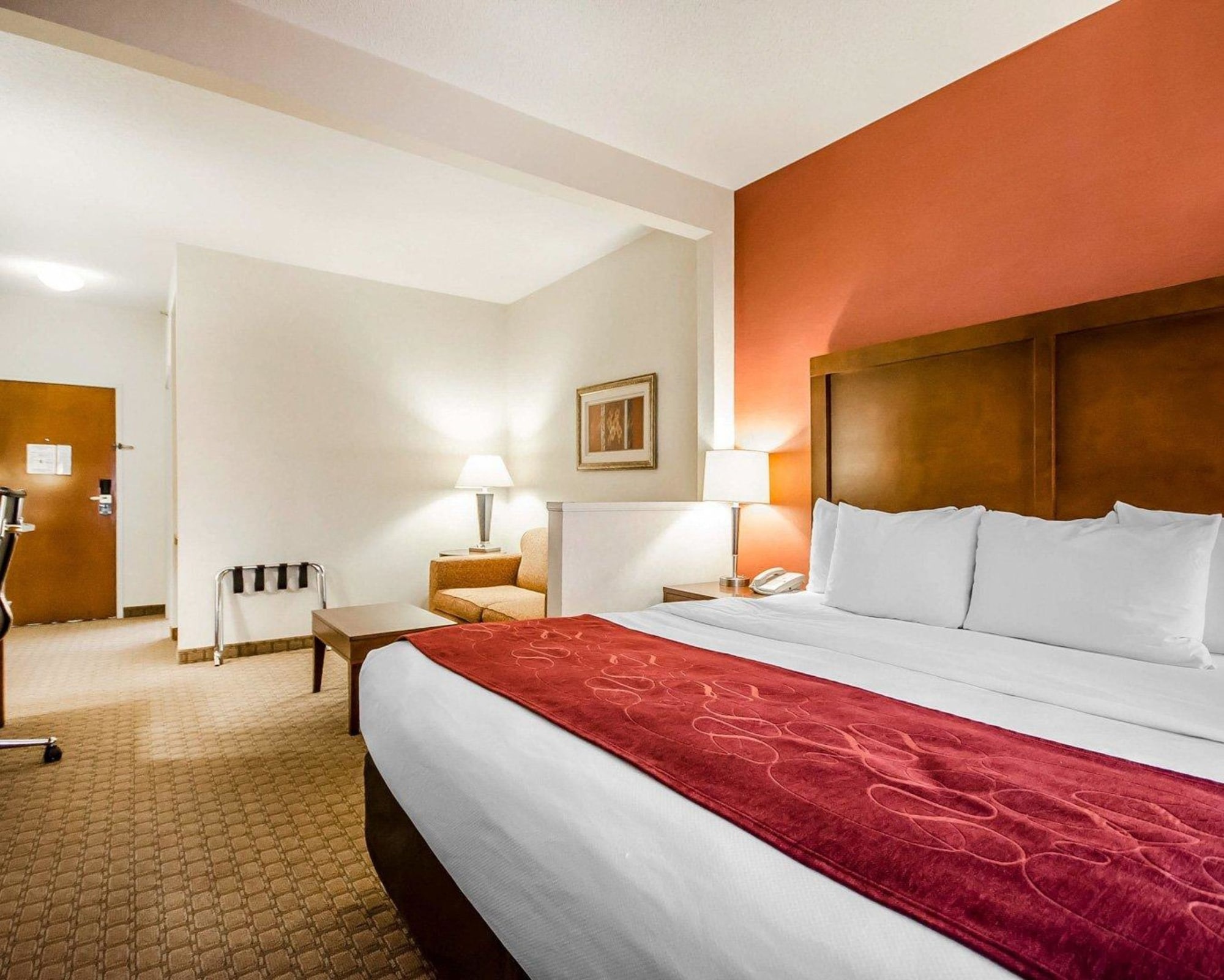 Suite, King Bed, Sofa