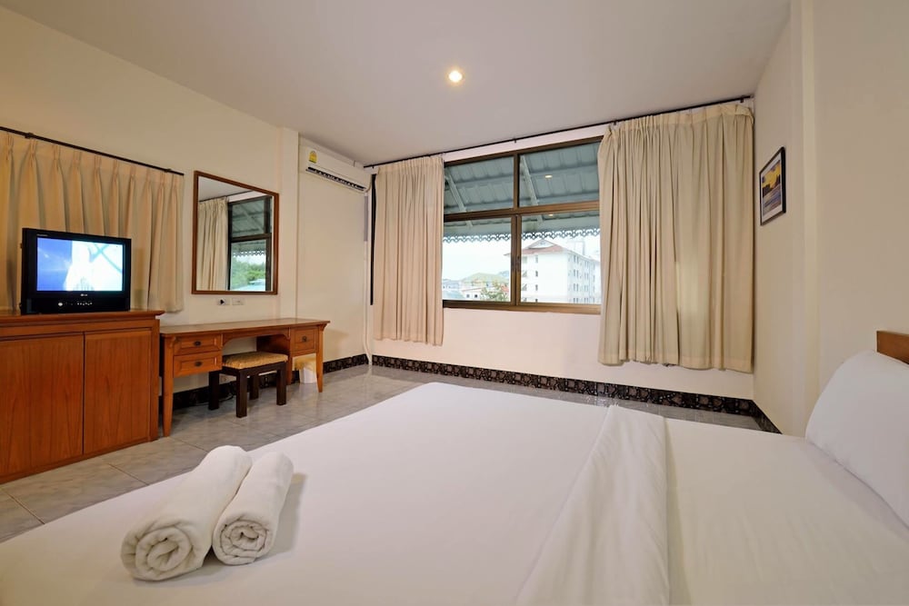 Krabi Grand Place Hotel 9/21