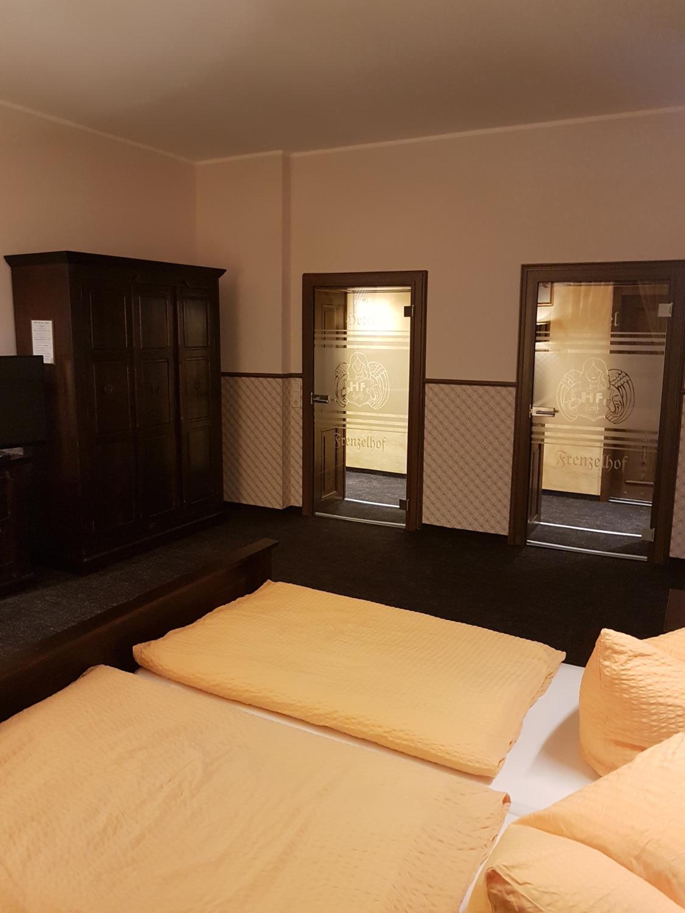 غرفة كبيرة بسرير مزدوج، Gotikhotel Frenzelhof 8/10