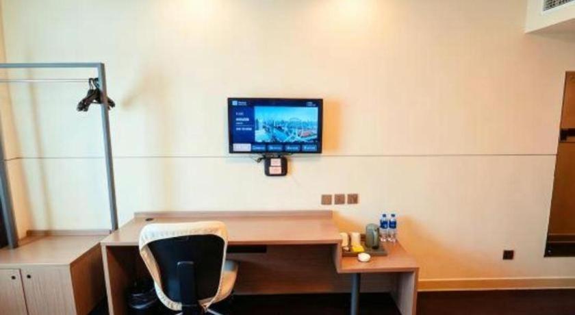 Jinjiang Inn Select (Tianjin Binhai New Area Foreign Goods Market) 50/50