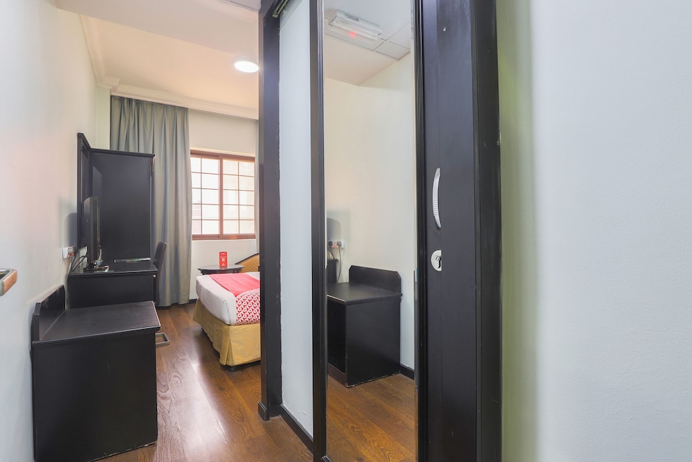 Eureka Hotel 18/20