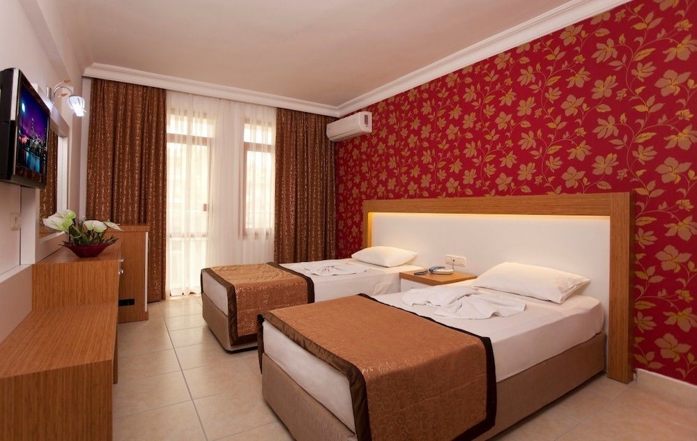 Diamore Hotel 5/31