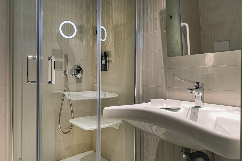 غرفة بريستيج بسرير كينج لذوي الإعاقة، Living Place Hotel 3/4