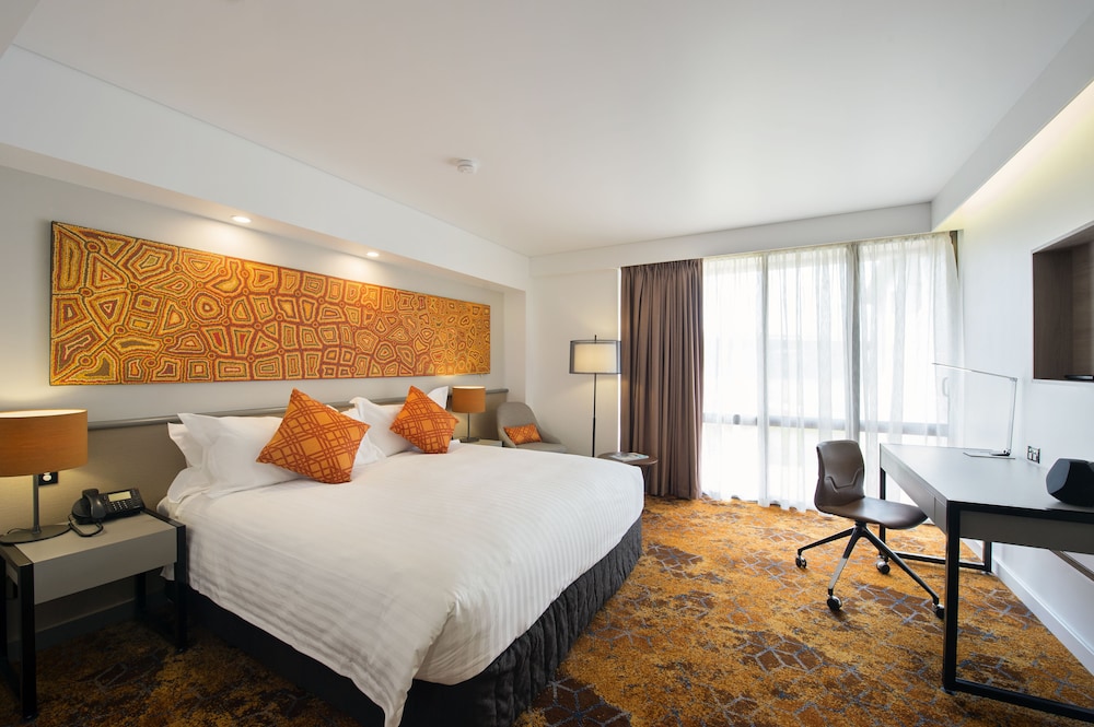 Crowne Plaza Alice Springs Lasseters 11/57