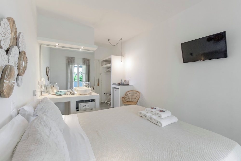Standard, Twin Beds, Sea View, Balcony, Margarita Studios Ambelas 3/10