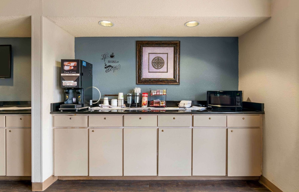 Extended Stay America Kansas City Airport Tiffany Springs 6/53