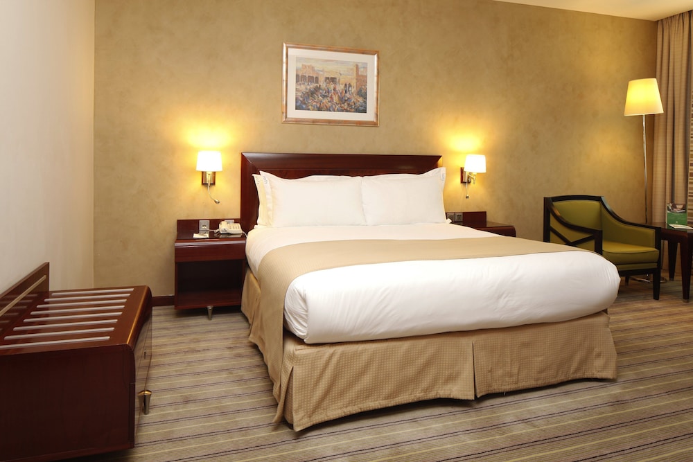 STANDARD, TWIN BEDS, CITY VIEW