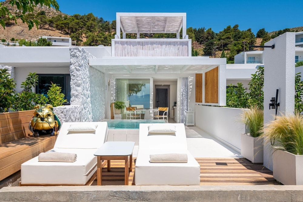 Dimitra Beach Hotel and Suites 6/76