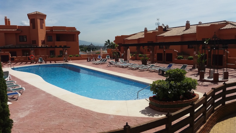 Royal Marbella Golf Resort 76/83