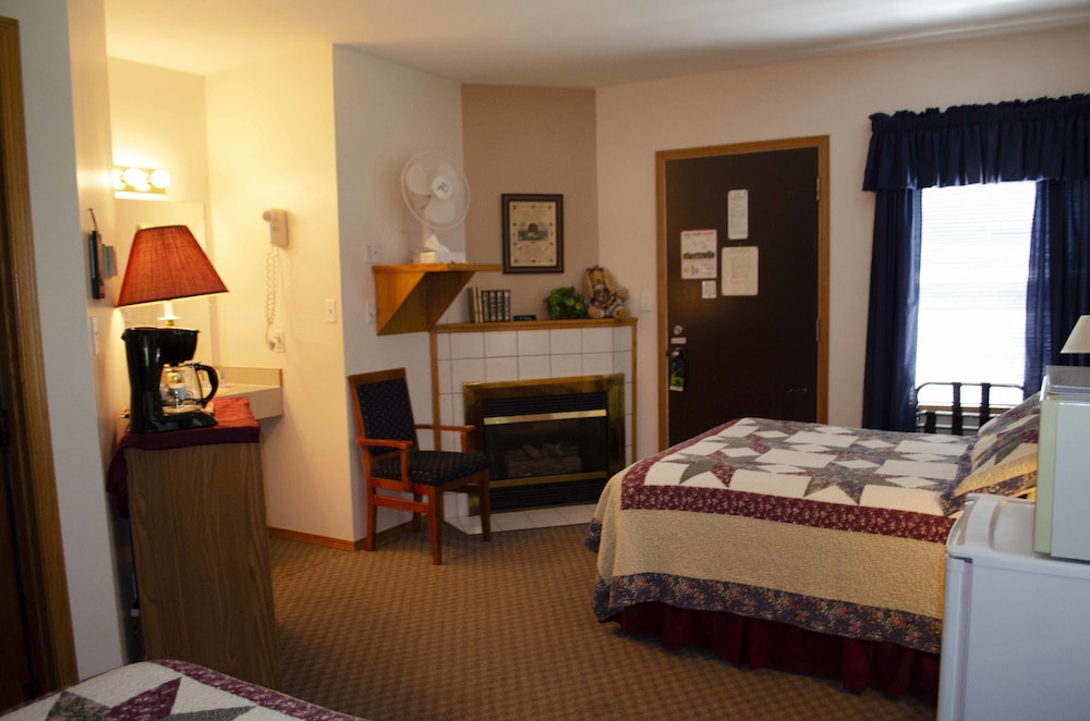Crandell Mountain Lodge 19/66